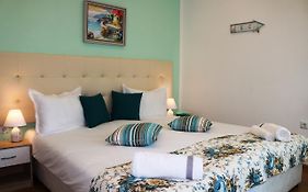 Sea Port Celebrity Apartment - Lets4Holiday