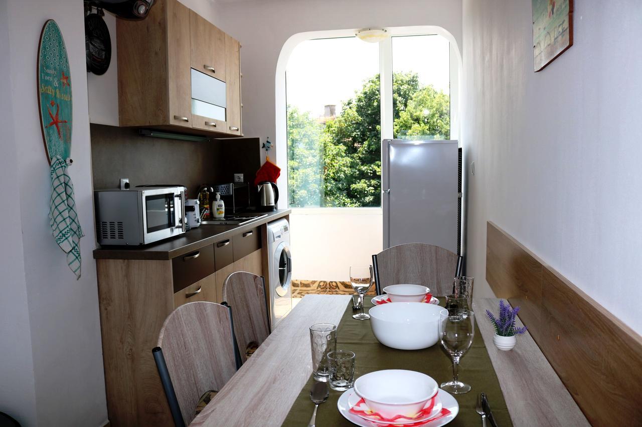 Sea Port Celebrity Apartment - Lets4Holiday Warna Exterior foto