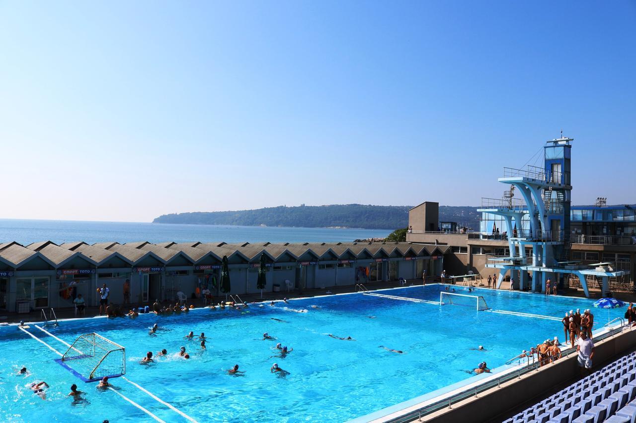 Sea Port Celebrity Apartment - Lets4Holiday Warna Exterior foto